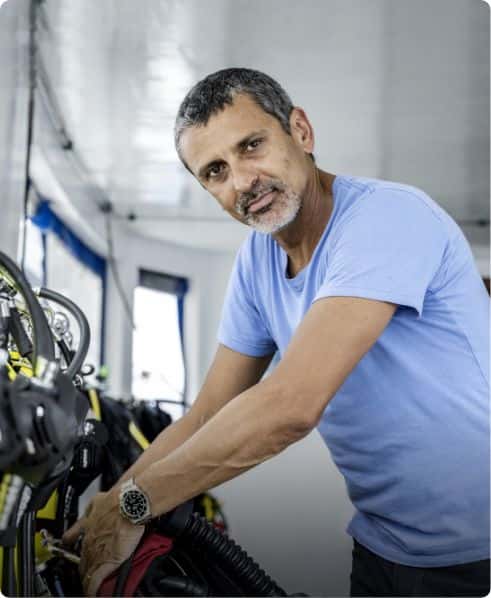 Read about another Rolex Laureate’s project: exploring the ocean’s deep reefs.