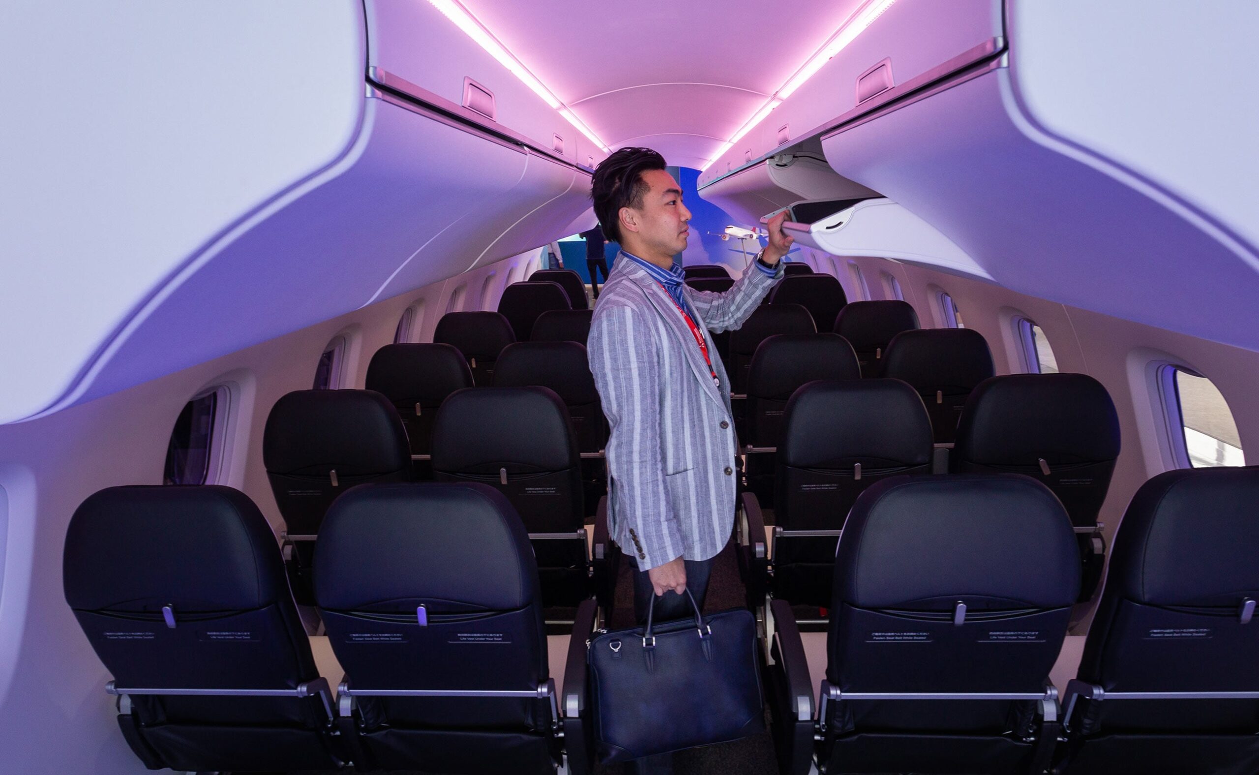 This past June, visitors to the 53rd Paris Air Show got to tour a cabin mockup of the Mitsubishi SpaceJet M100.