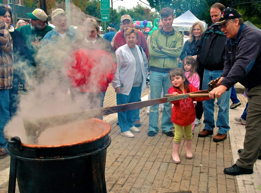 Crisp ales, long trails and an apple butter festival: What to do in Berkeley  Springs, WV in the fall